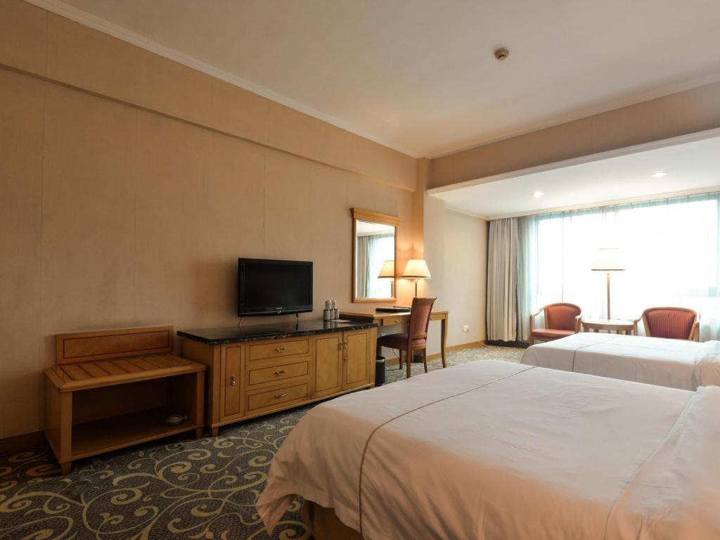 New Pearl River Hotel Canton Esterno foto