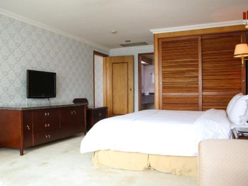 New Pearl River Hotel Canton Esterno foto