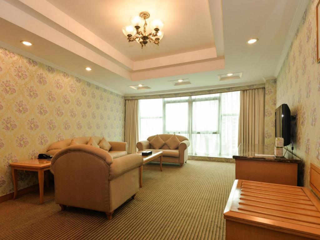 New Pearl River Hotel Canton Esterno foto