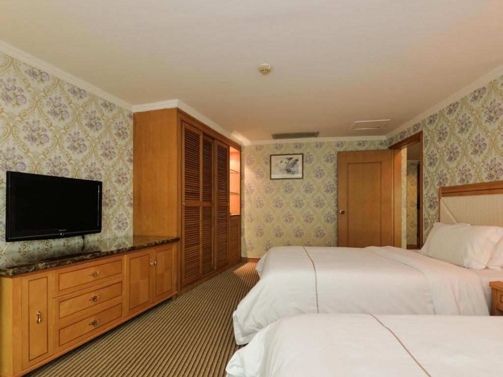New Pearl River Hotel Canton Esterno foto