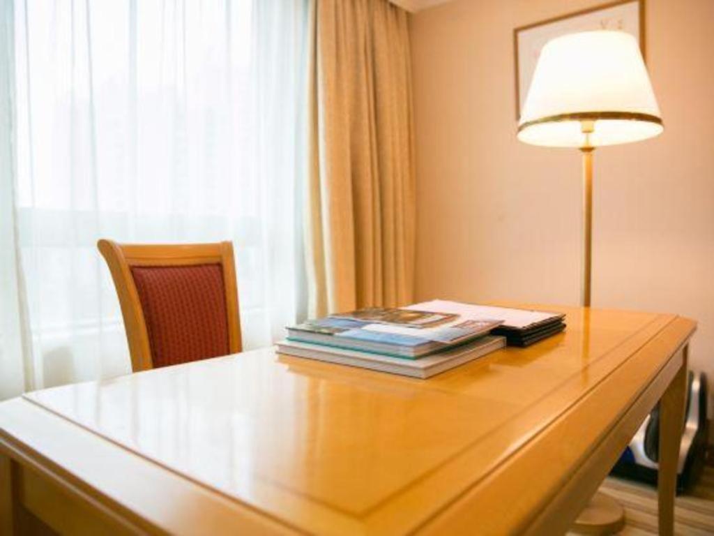 New Pearl River Hotel Canton Esterno foto