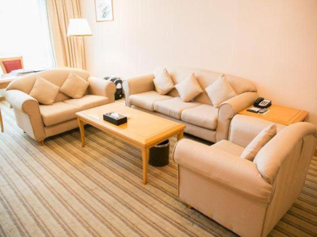New Pearl River Hotel Canton Esterno foto