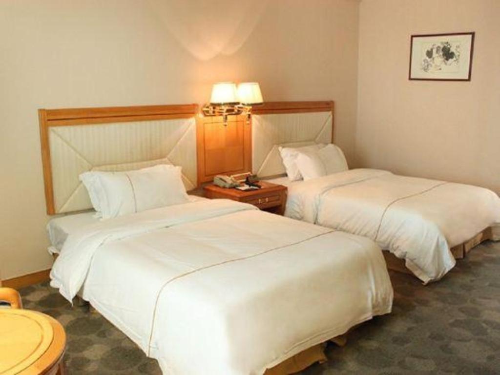 New Pearl River Hotel Canton Esterno foto