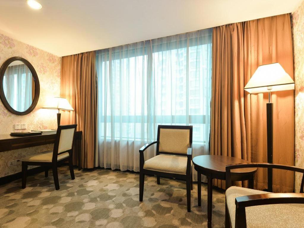 New Pearl River Hotel Canton Esterno foto