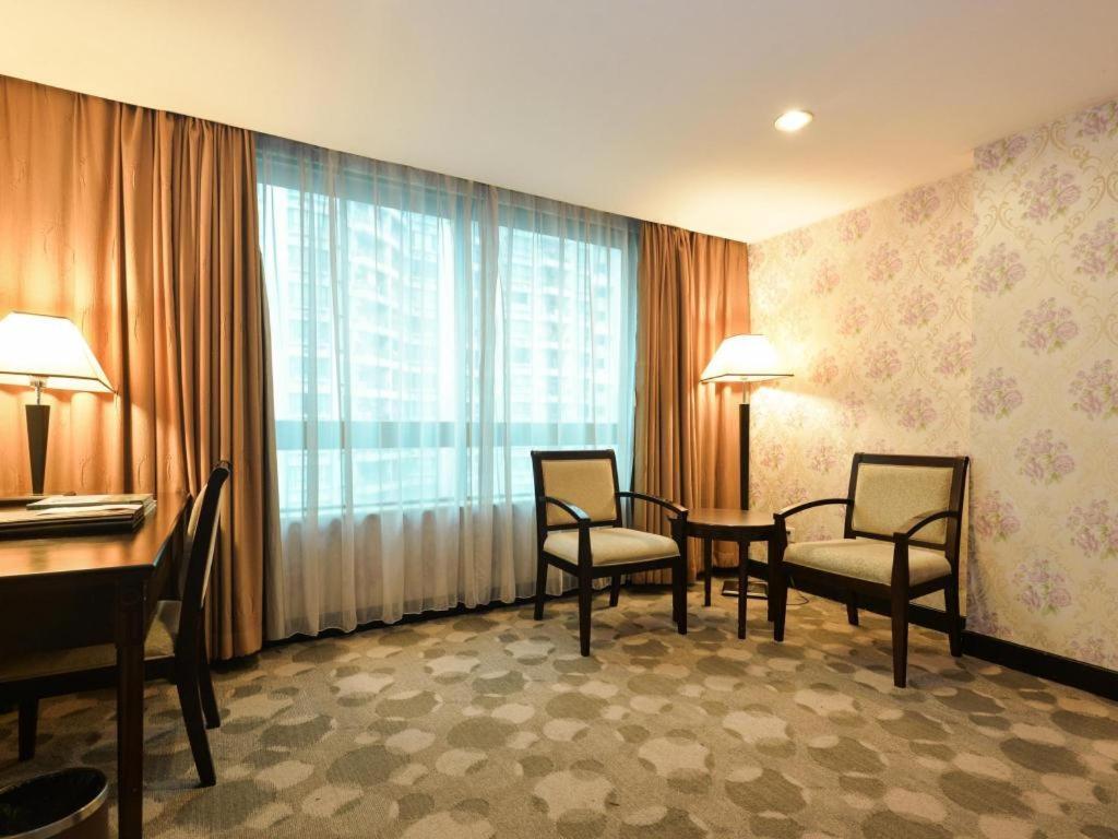 New Pearl River Hotel Canton Esterno foto