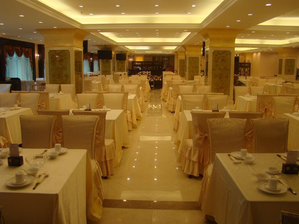 New Pearl River Hotel Canton Esterno foto